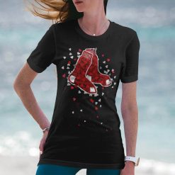 Red Sox Heart, Boston Red Sox T-Shirt For Women - Personalized Gifts:  Family, Sports, Occasions, Trending