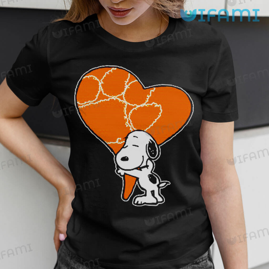 Awesome Clemson Tigers Snoopy Hugs  Shirt Clemson Heart Gift