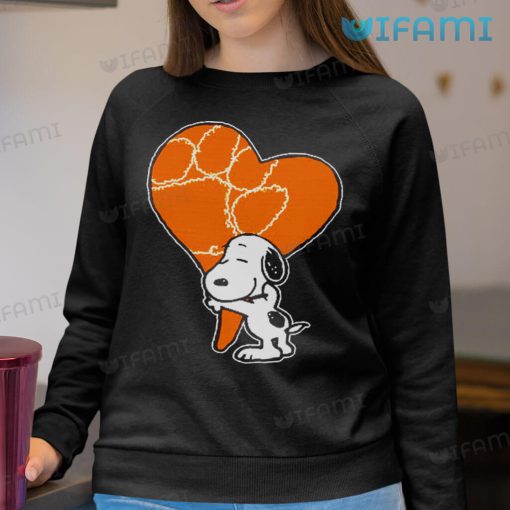 Clemson Tigers Shirt Snoopy Hugs Clemson Heart Gift