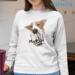 Modelo Time Shirt Dog Holding Beer Can Sweatshirt For Beer Lovers