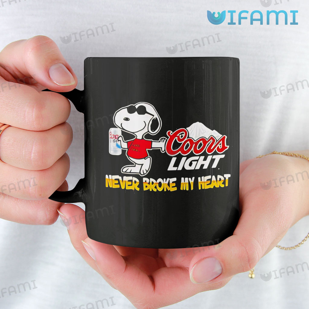 Funny Snoopy Coors Light Never Broke My Heart Mug Beer Lovers Gift