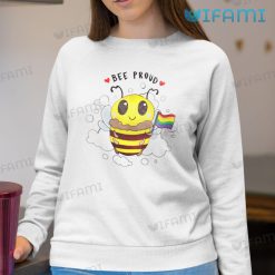 LGBT Shirt Bee Proud Hold Rainbow Flag LGBT Sweashirt