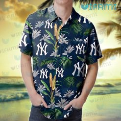 New York Yankees Hawaiian Shirt Banana Tree Yankees Gift