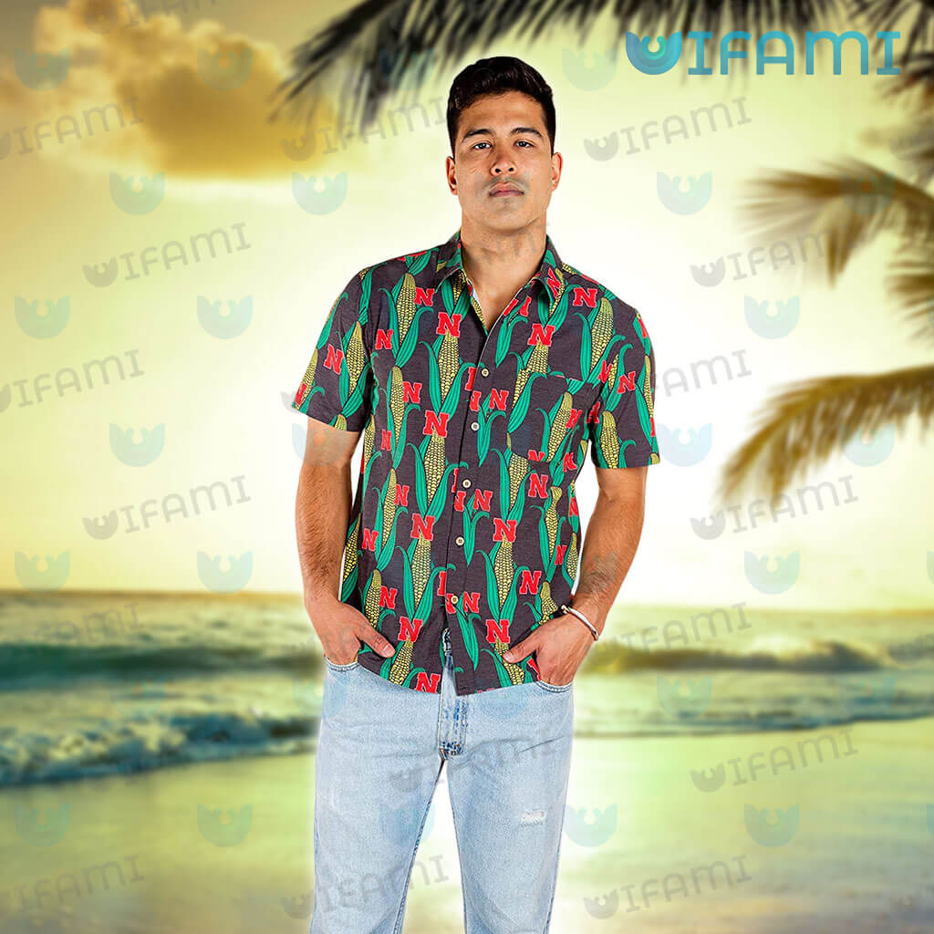 LIMITED] Oakland Raiders NFL-Summer Hawaiian Shirt And Shorts, With  Tropical Patterns For Fans