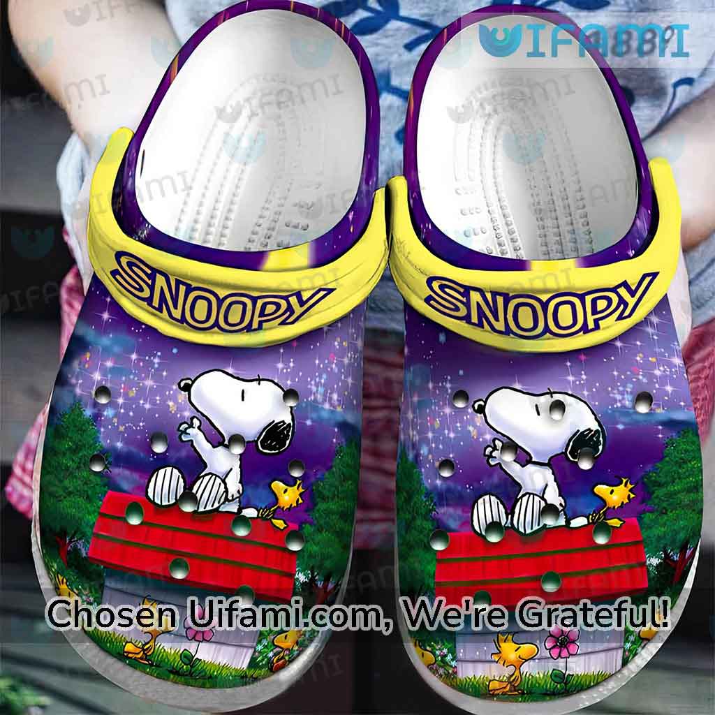 https://images.uifami.com/wp-content/uploads/2023/07/Adult-Snoopy-Crocs-Woodstock-Unforgettable-Snoopy-Gifts-For-Him-1.jpeg