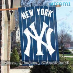 NY Yankees House Flag Tempting Gift Best selling