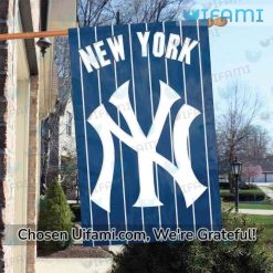 NY Yankees House Flag Tempting Gift